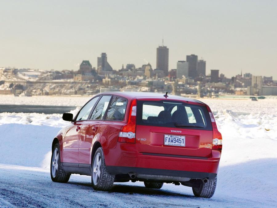  Volvo V50 T5 2005 года  (US) (фото 2 из 10)